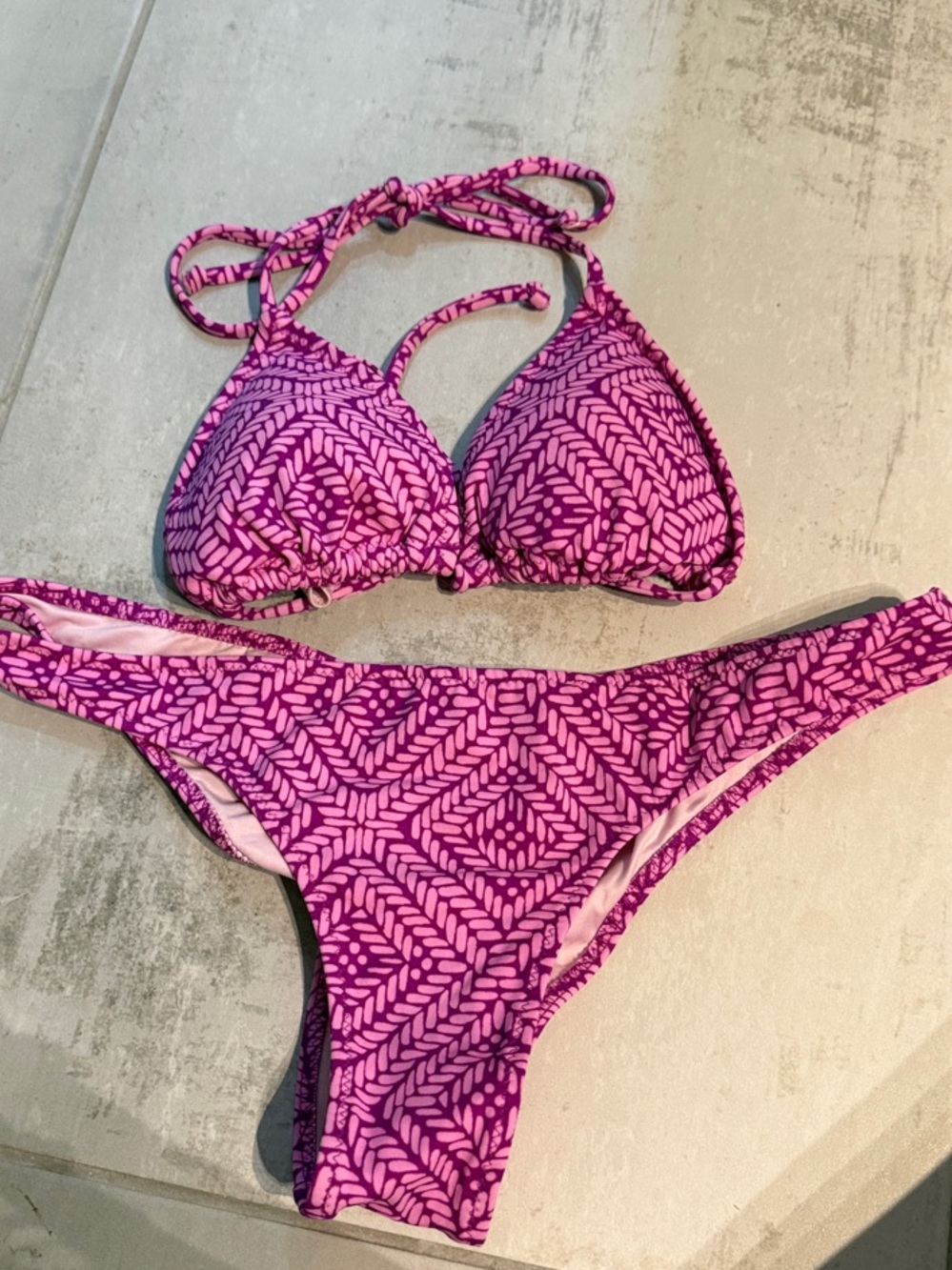 Victoria’s Secret Purple Pink Patterned Triangle Cheeky Bikini Size Small